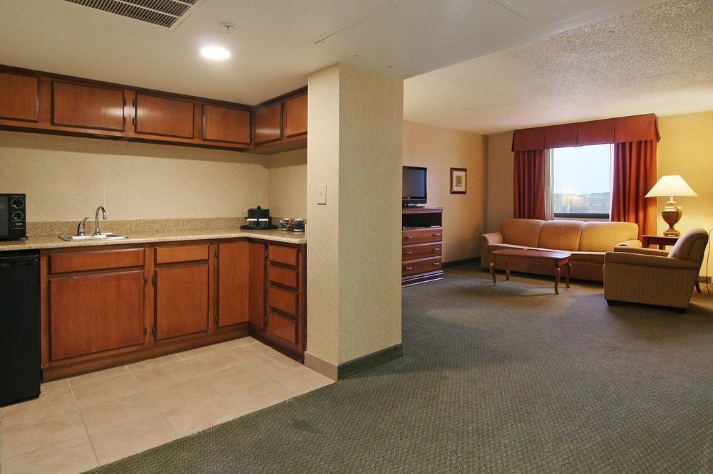 Holiday Inn Express Dallas Market Center By Ihg Ngoại thất bức ảnh