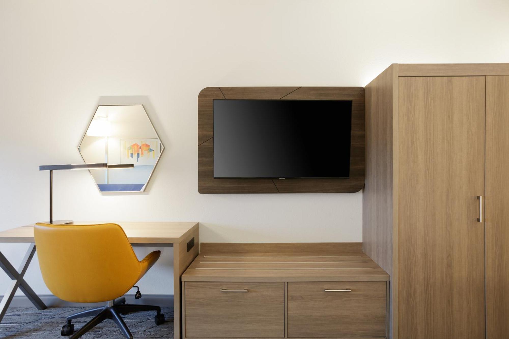 Holiday Inn Express Dallas Market Center By Ihg Ngoại thất bức ảnh
