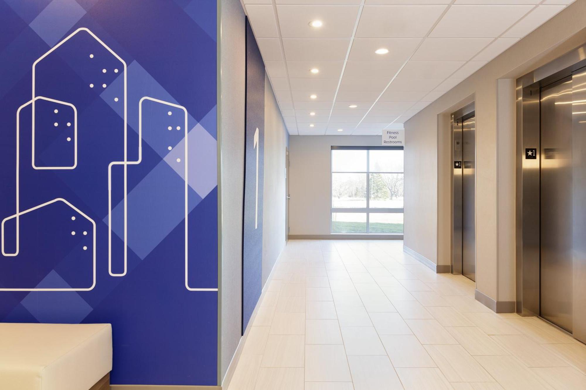 Holiday Inn Express Dallas Market Center By Ihg Ngoại thất bức ảnh