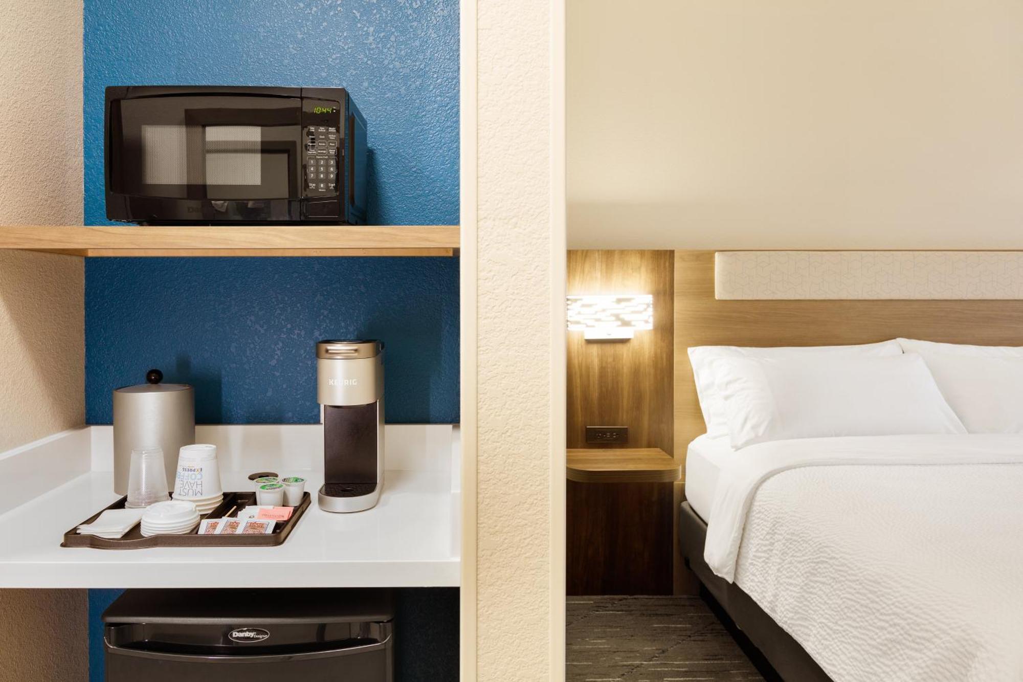 Holiday Inn Express Dallas Market Center By Ihg Ngoại thất bức ảnh