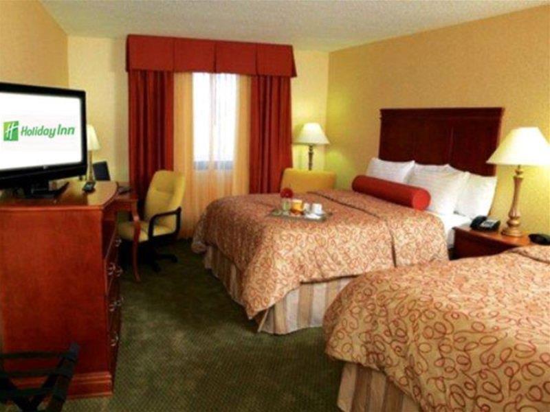Holiday Inn Express Dallas Market Center By Ihg Ngoại thất bức ảnh