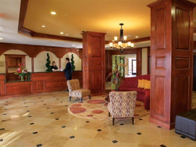 Holiday Inn Express Dallas Market Center By Ihg Ngoại thất bức ảnh