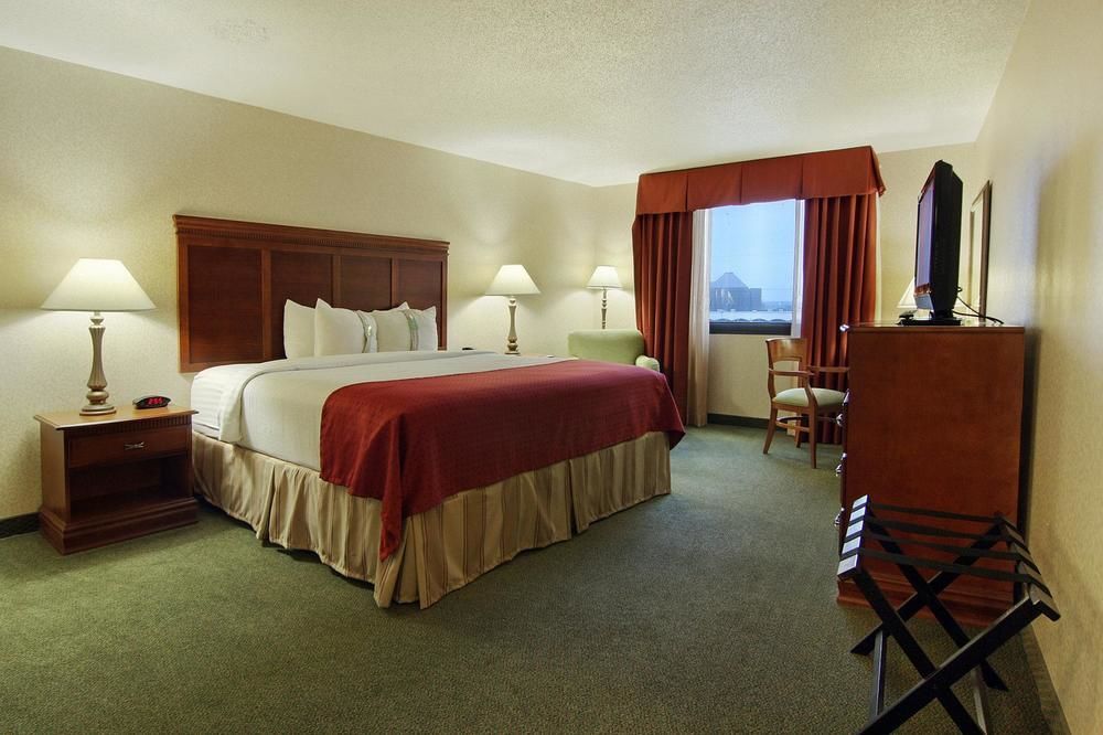 Holiday Inn Express Dallas Market Center By Ihg Ngoại thất bức ảnh